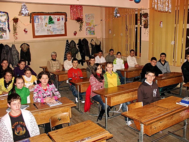 Les lves d'une classe de l'cole 39 de CRAIOVA nous invitent dans leur classe dcore.