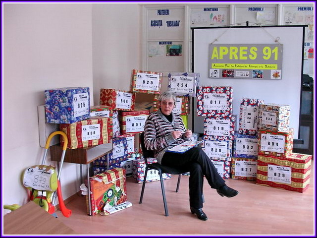 Les colis sont en place, Marie-Paule attend les enfants avec impatience.