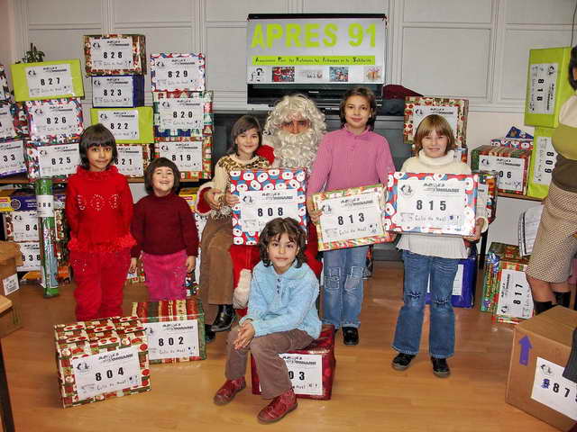 En 2010  CRAIOVA o plus de 100 colis seront distribus aux enfants de la Protection de l'Enfance.