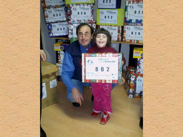 Nous voil  CRAIOVA  o plus de 100 colis seront distribus aux enfants de la Protection de l'Enfance.