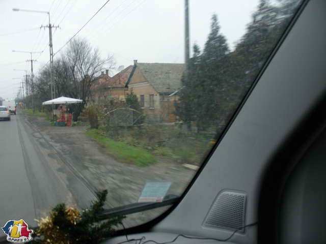 Vente de produits locaux au bord des routes roumaines.
