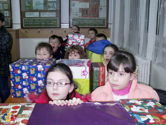 Distribution  l'cole Eliade situe dans un quartier dfavoris.