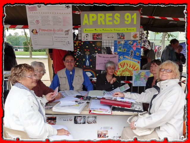  En septembre nous tenons un stand  la fte de la ville.