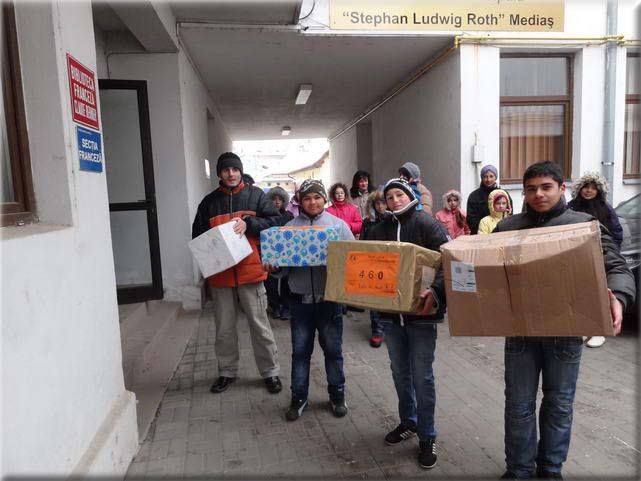  10 janvier : distribution  l'association Franco-Roumaine pour les enfants pauvres de la ville. 