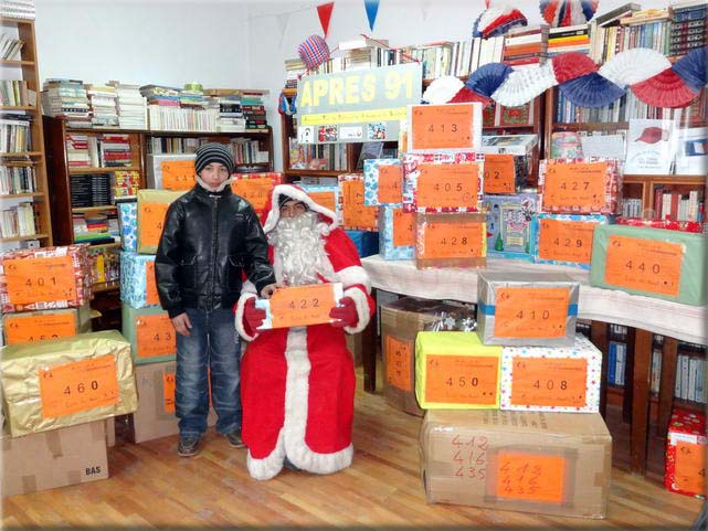  10 janvier : distribution  l'association Franco-Roumaine pour les enfants pauvres de la ville. 