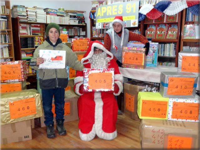  10 janvier : distribution  l'association Franco-Roumaine pour les enfants pauvres de la ville. 