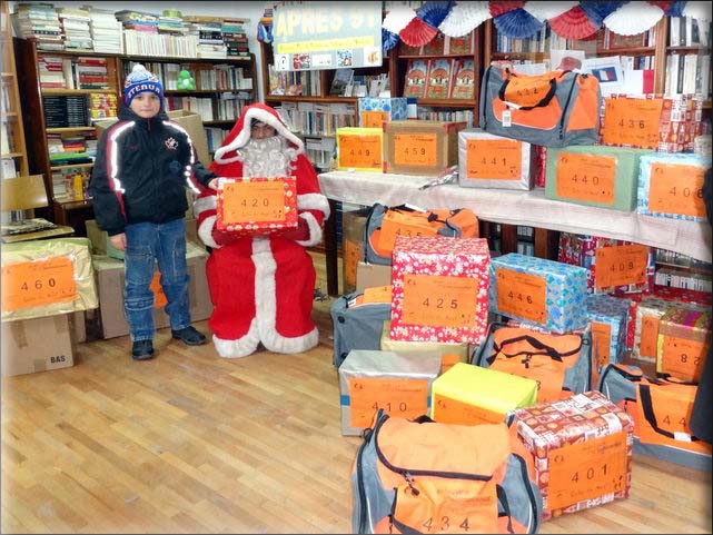  10 janvier : distribution  l'association Franco-Roumaine pour les enfants pauvres de la ville. 