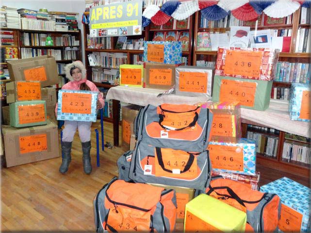  10 janvier : distribution  l'association Franco-Roumaine pour les enfants pauvres de la ville. 