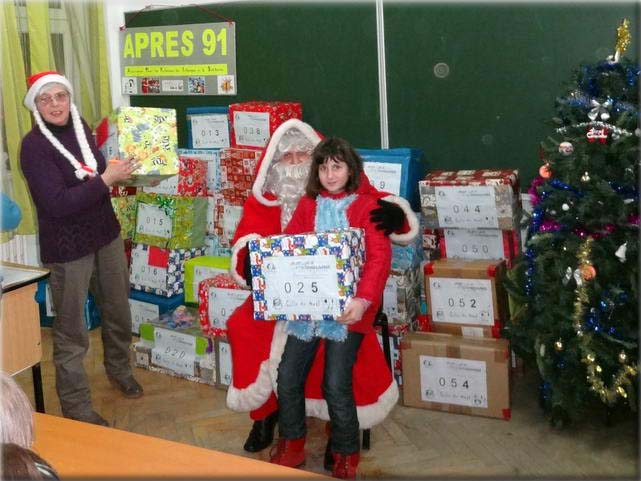  Lundi 7 janvier, distribution aux enfants de l'cole Eliade. 