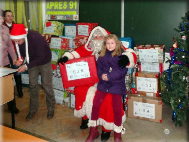  Lundi 7 janvier, distribution aux enfants de l'cole Eliade. 