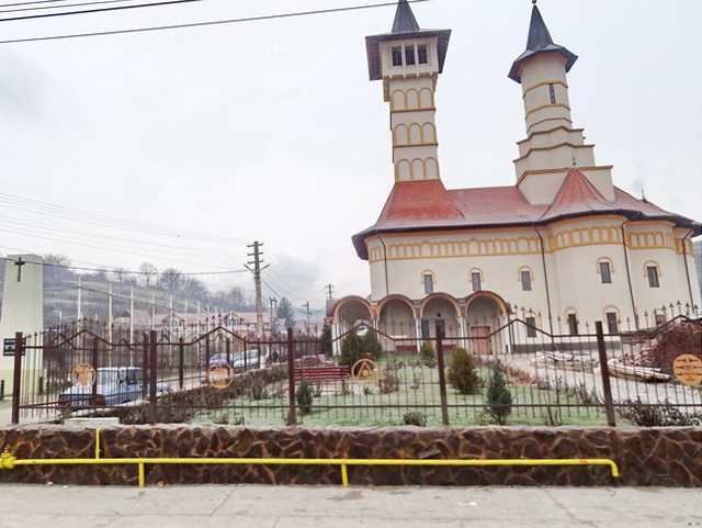  Vendredi 6 : de Medias, en route pour Craiova  travers les Carpates. Des villages typiques et des charettes que nous pouvons pas rsister de prendre en photo pour vous.