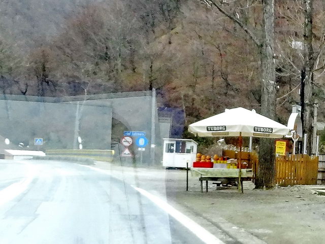  Vendredi 6 : de Medias, en route pour Craiova  travers les Carpates. Des villages typiques et des charettes que nous pouvons pas rsister de prendre en photo pour vous.