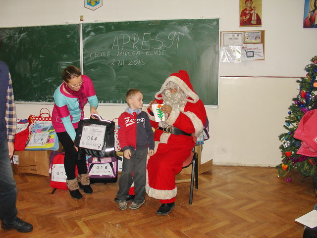  C'est  l'cole Eliade (quartier pauvre de Satu-Mare), que seront distribus 55 colis