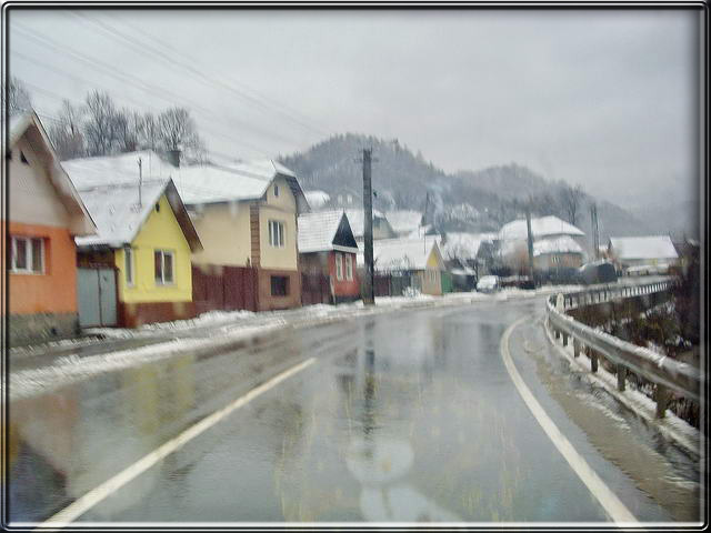 Sur la route de SIGHETU, au bord de la frontire ukrainienne.