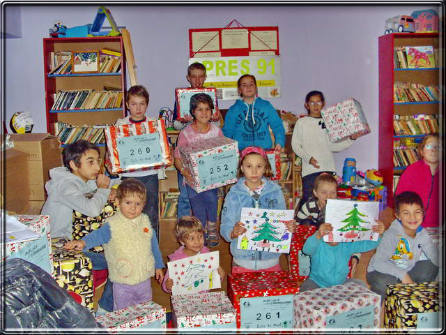 Photos de groupe au centre de la DGASPC Saint-Andrei de SIGHETU.