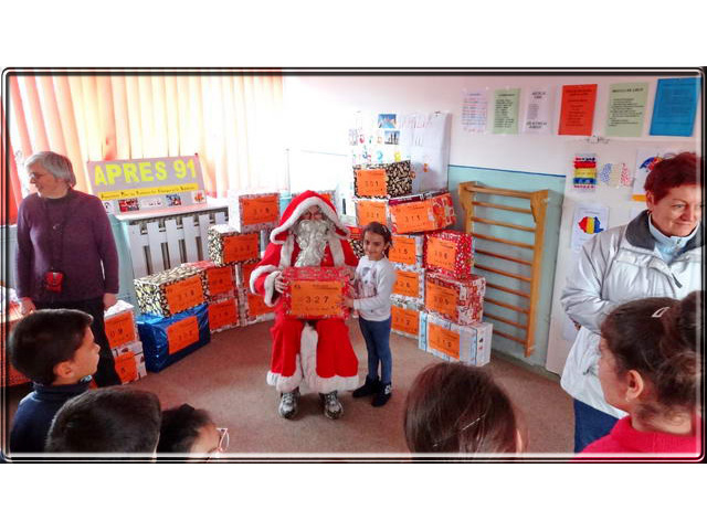 1re distribution au centre de la protection de l'Enfance de Saint-Andrei  MEDIAS.