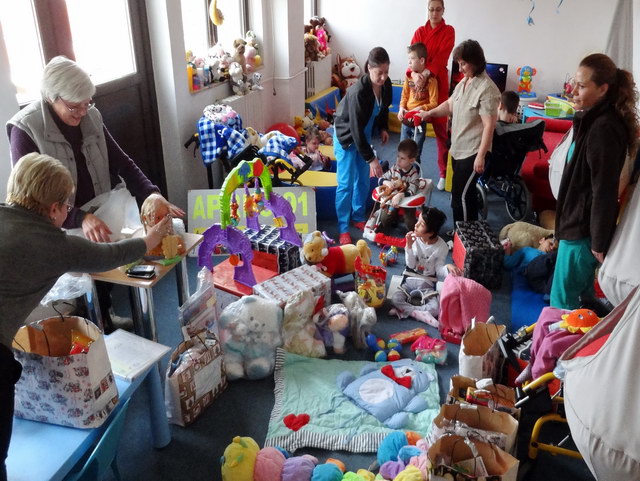 Des petits sacs individuels et de gros colis collectifs pour les petits handicaps du CPS de Vis de Copil